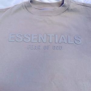 RARE FEAR OF GOD ESSENTIALS KIDS PISTACHIO TEE SHIRT SIZE MEDIUM /8